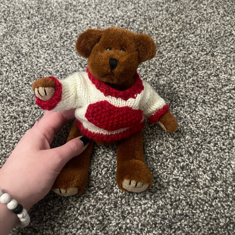 TY CASANOVA Teddy Bear Plush 1993 White Sweater
